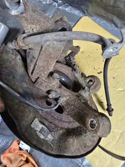 Pivot de direction gauche avant VAV7349 Toyota Auris II