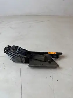Hastes do Capô Frontal Esquerda Direita VW Golf V 1K