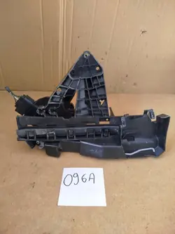 Serrure Portière Avant Gauche OEM 100 Ford Focus MK2