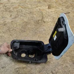 Bränslelucka OEM 981244108A för Peugeot 5008 II 2018