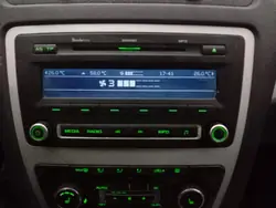 Radio Skoda Swing OEM 1Z0035161M para Octavia II
