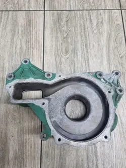 Vattenpumpshus OEM RENAULT MAGNUM DXI GAMA DTI 13