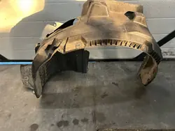 Fram Vänster Stänkskydd Mitsubishi Colt VI Lift 04-12 MR575539