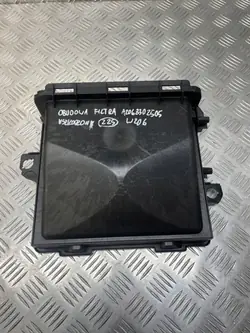 Mercedes W206 Luchtfilterhuis Bevestiging OEM A2068302505