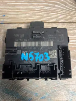 Käsijarrumoduuli OEM 669696009 Audi A4 S4 B8:lle