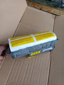 OEM 9609003 Passagerarkrockudde för VW Touran 2.0 TDI