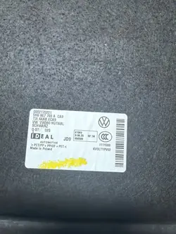 Prateleira porta-bagagens VW Golf 8 OEM 5H6867769A CA9 - Usado
