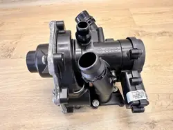 AUDI A4 B9 A5 F5 2.0 TFSI Bomba de agua + Termostato