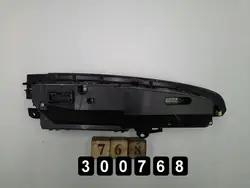 Mazda 3 Displayscherm OEM BCD3611J0d - Gebruikt