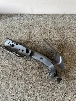 Dobradiça do Capô Esquerda OEM 31442084 Volvo V40 II 2012-18