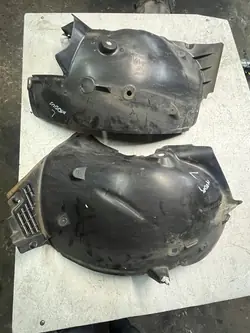 Left Front Wheel Arch Renault Modus OEM