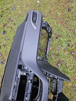 OEM 222308l208 Instrumentbrädeskonsol för Peugeot 208 2008