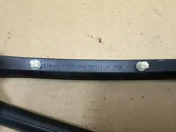 Motorhukspackning Ford OE JR3B-16C824-AA - Begagnad