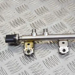 Rampe de carburant BMW 3 Coupe 3.0L 2010 OEM 7620946