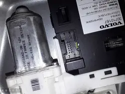 Volvo S40 fönsterregulator OEM 8679081 - Begagnad