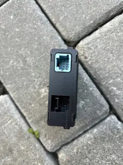 Port AUX/USB OEM 280231553R pour Renault Zoe II 2019-2024