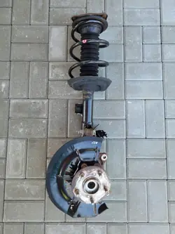 Amortisseur droit OEM LUOA1856925 pour Toyota RAV4 2019+