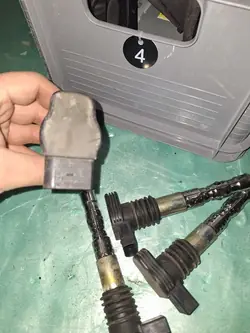 Sytytyspuola AUDI A4 (8E2, B6) 2004
