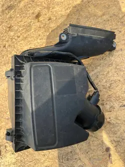 Boîtier filtre à air Ford OEM DS73-9643-FB/DS73-9661-FB