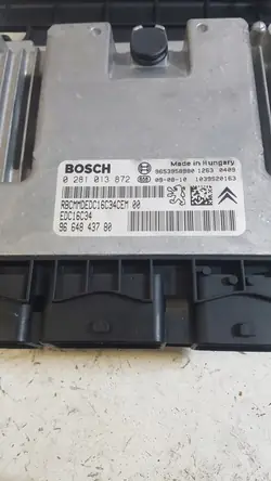 Peugeot 308 Moottoritietokone OEM 0281013872