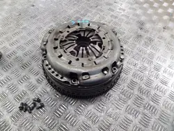 Mercedes-Benz Kytkin Kaksoismassaväkä OE A6510300300