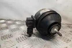 Moottorin kiinnike VW PASSAT VARIANT B5 2.5L diesel OEM 8D0199382M