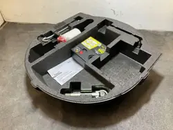 Mazda 2 bagageutrymmesskydd OEM K2402 DL/DJ 2016
