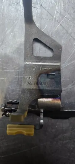 DSG vaihteenvaihtohaarukka OEM 02E311549D - Käytetty