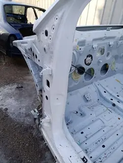 Mercedes-Benz EQS SUV 2023 Saia Lateral Esquerda OEM 294407