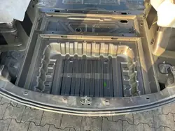 Painel de chão quarto traseiro OEM AUST131101 Sharan II