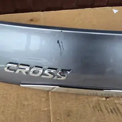 Moldura Portão Traseiro Mitsubishi OE OEM 5817A275ZZ - Usado
