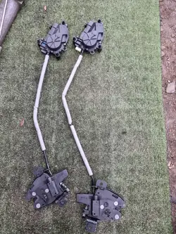BMW X5 G05 vänster baklucklås OEM 7461674