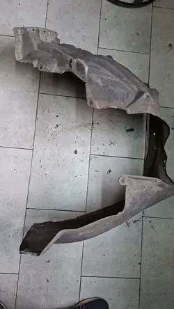 Vasemman etulokasuojan suojus Toyota RAV4 53875-42090