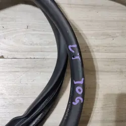 Bakdörrtätning vänster OEM 28920 Dacia Jogger