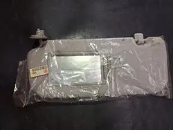 Visor esquerdo Kia Rio IV OEM Rio IV Daszek lewy