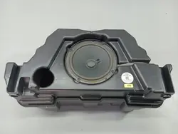 Audi Subwoofer-kaiutin OEM 8W9035382 - Käytetty