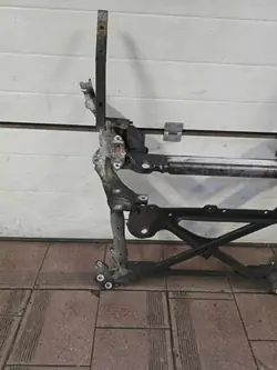 Travesaño suspensión delantera OEM 8K0399315G Audi