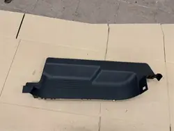 OEM R2X6-V13245-AF Linke hintere Schwellerverkleidung Ford Courier