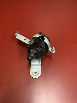 Pompe à eau BMW X3 G01 OEM KSI2720 - Occasion