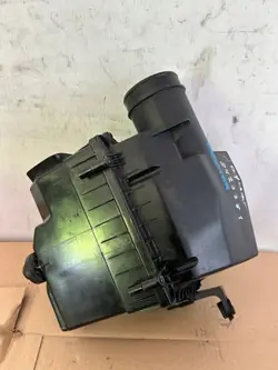 Luftfiltergehäuse OEM HX73-9H736-AA für Jaguar F-Pace