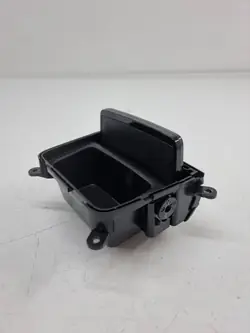 ESP37164 Vorderer Tunnelaschenbecher für Audi Q5 SQ5 2024