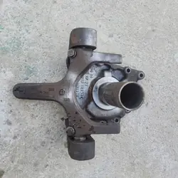 ZF Vaihteiston akselikansi OEM 1315402134 - Käytetty