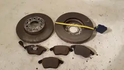 Corexx etujarrut levyt ja palat OEM Audi A3 8P