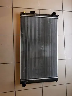 Radiateur d'eau Toyota OE 422135-3180 - Occasion