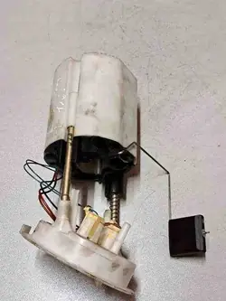 Pompe à carburant BMW 1 (E87) 2.0L Diesel 2006 A2C53025278