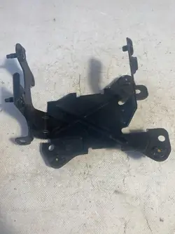 Befestigung Peugeot 308 OEM 98019388 Gebrauchtteil