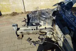 Oikea takapyöränkaari Renault Megane IV