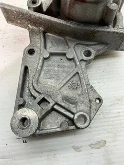Pompe à eau Ford Fiesta MK7