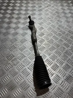 Oikea ohjaussauva OEM PK22045 Toyota Yaris Crossille