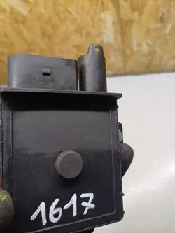 BMW Glow Plug Relay OEM 8832705 - Used